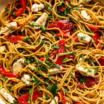Roasted pepper pasta with vegan feta-image