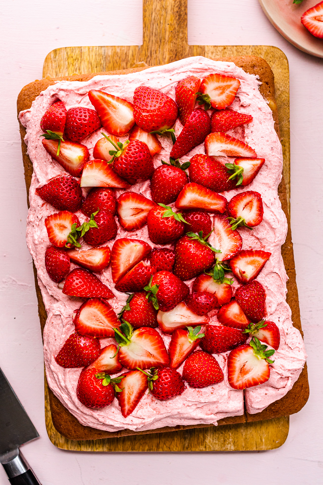 Vegan strawberry cake with strawberry buttercream