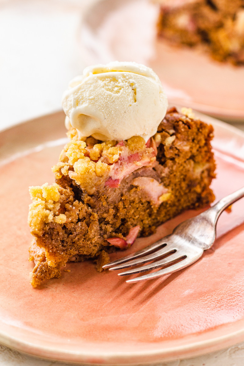 vegan apple cake slice