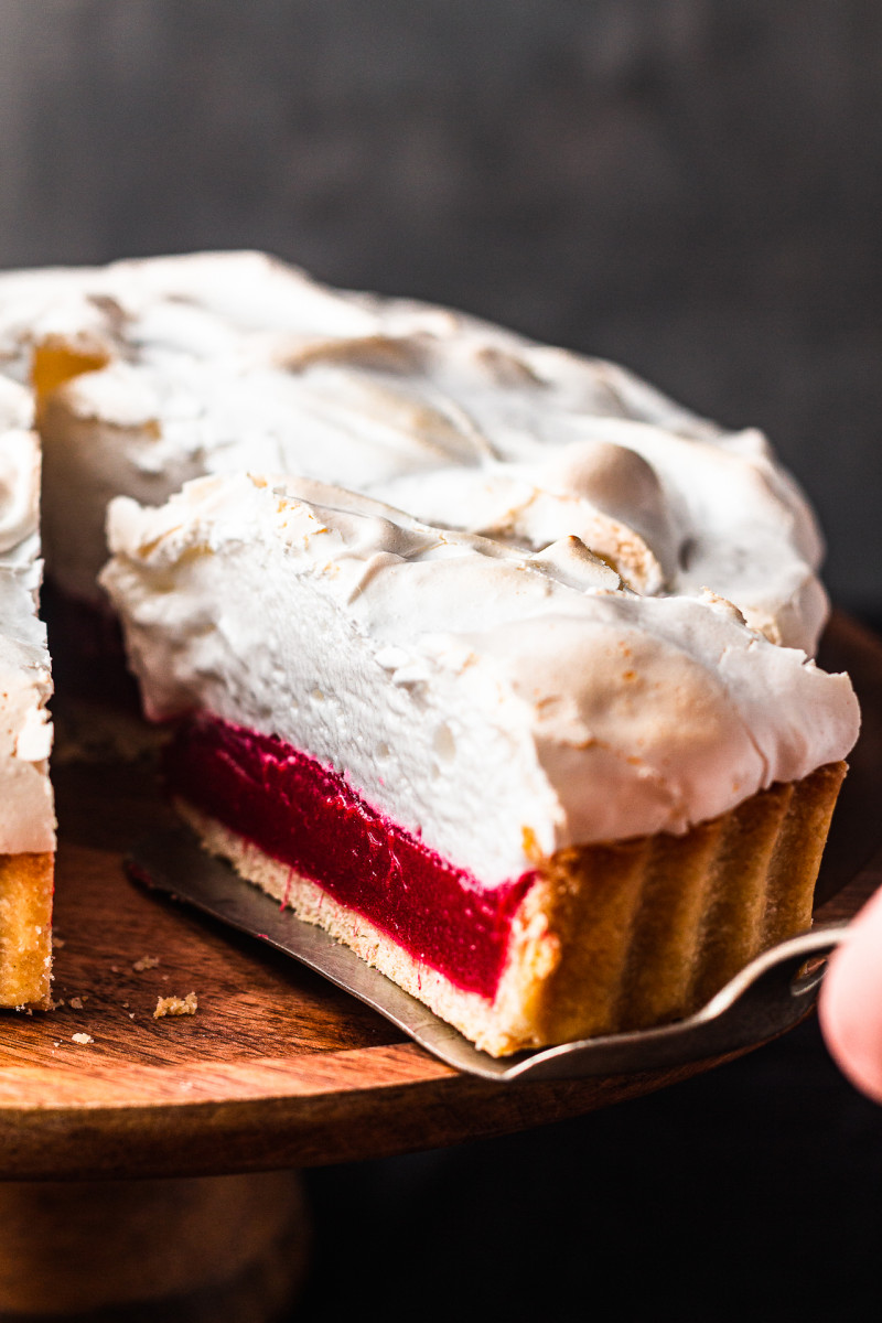 vegan meringue pie cranberry sliced