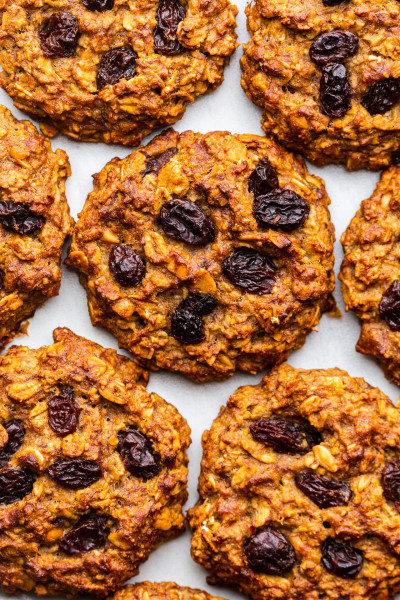 sugar-free oat cookies plate