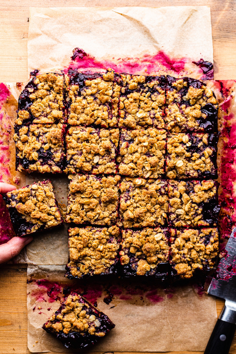 blackberry crumble bars baked