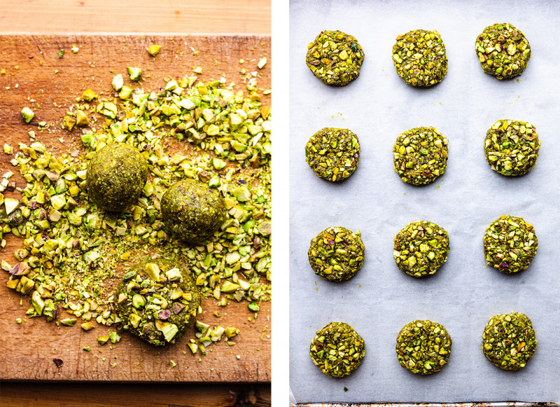 pistachio cookies shaped tray