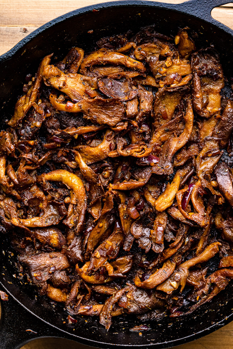 vegan gyros mushrooms sauced