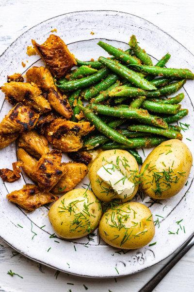 vegan chicken dinner plate