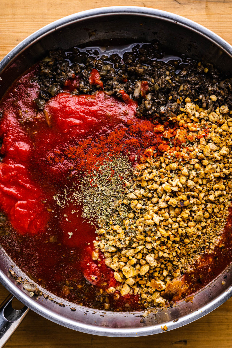 tempeh bolognese sauce making