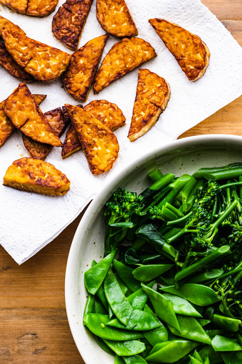 yellow curry tempeh greens