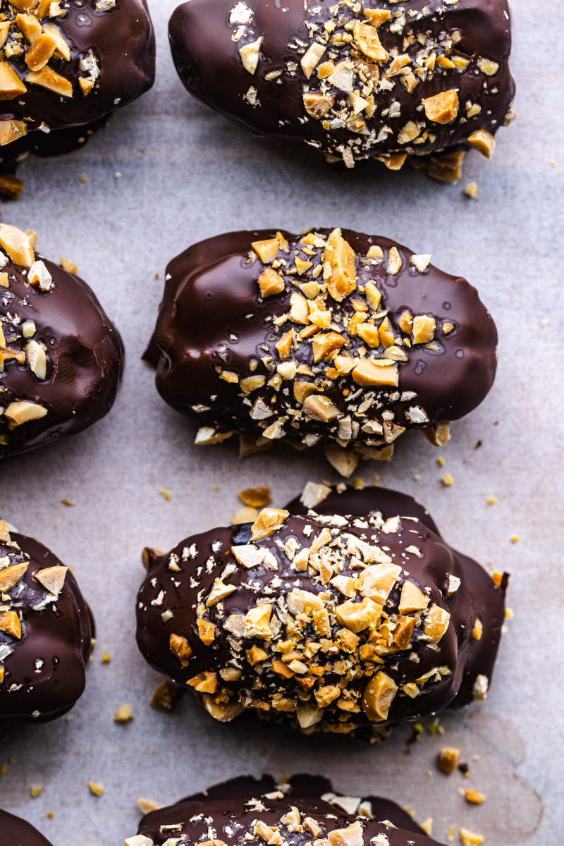 stuffed dates bonbons set