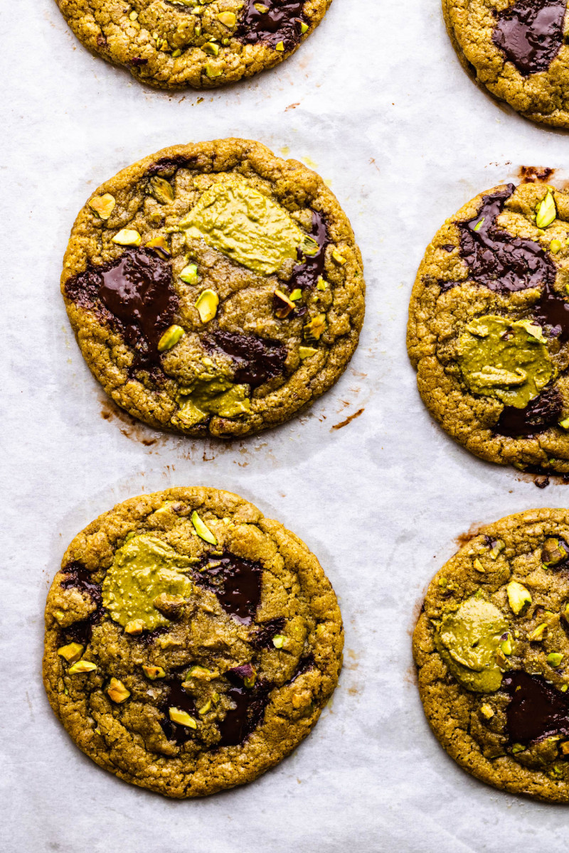 eggless pistachio cookies tray