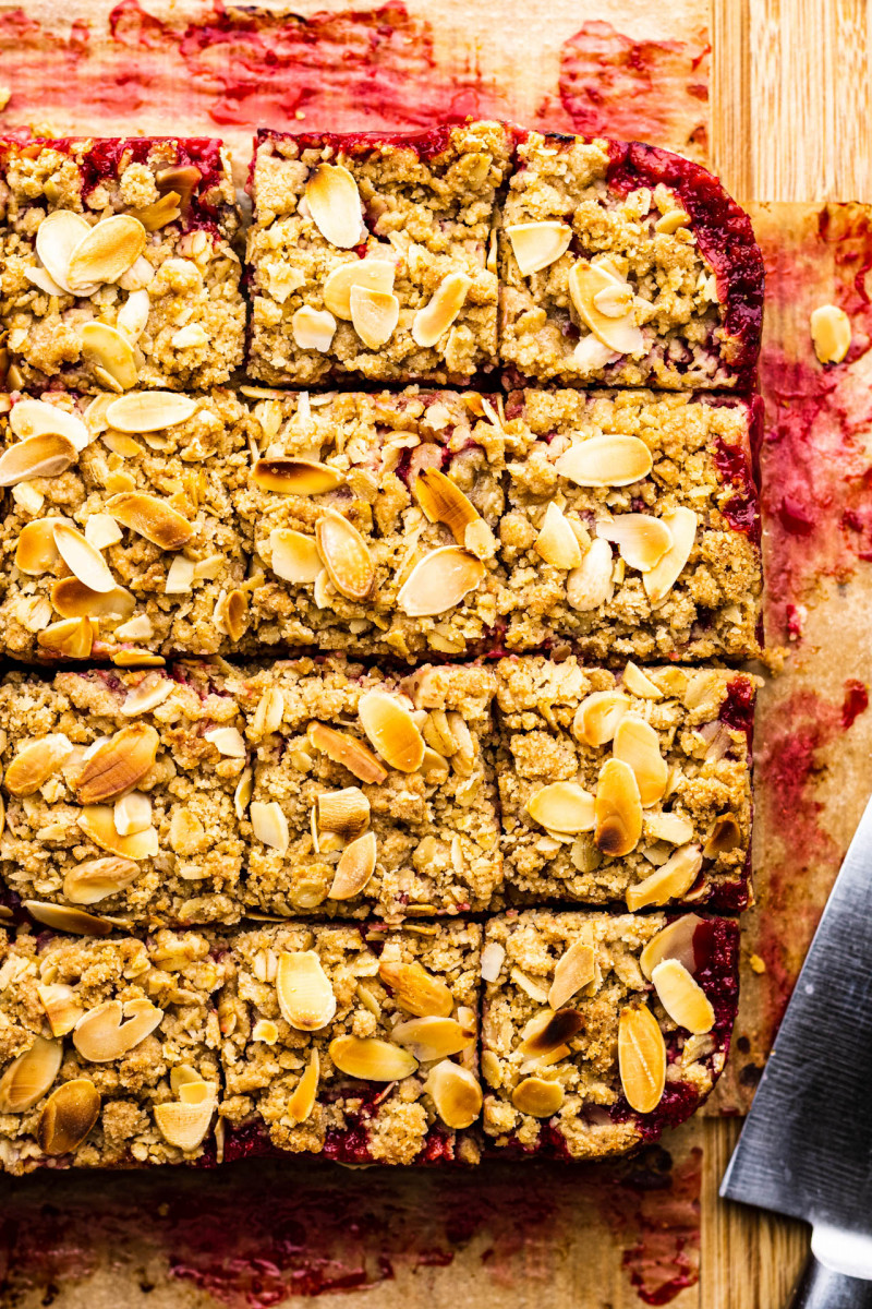 strawberry crumble bars cut