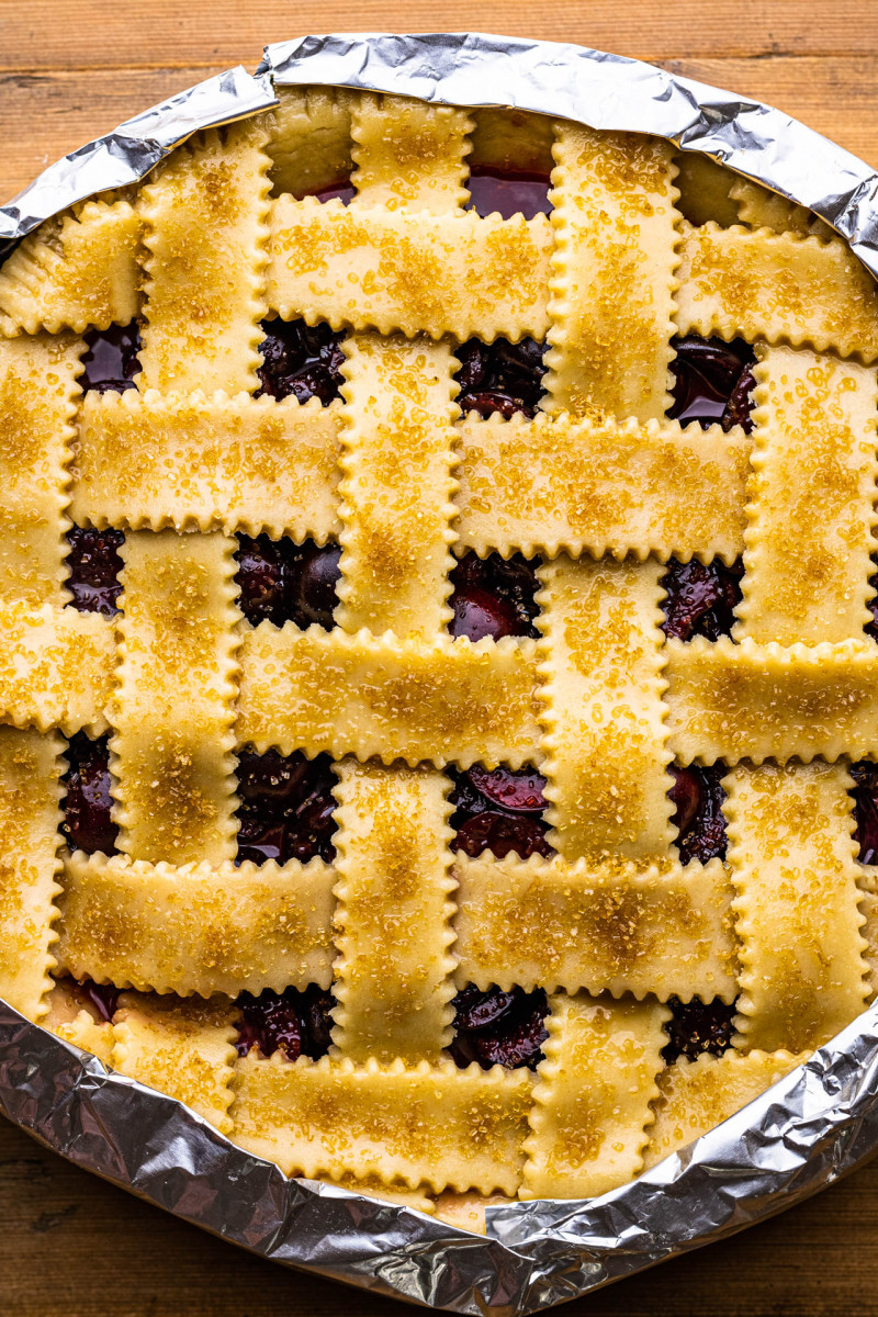 vegan cherry pie edges